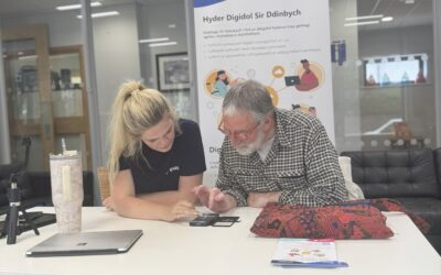 Cynyddu Lefelau Cynhwysiant Digidol a Sgiliau Sylfaenol ar draws Sir Ddinbych